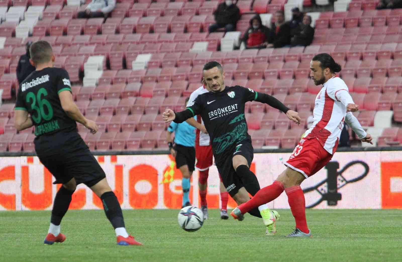 Bursaspor, Spor Toto 1. Lig’in 29. haftasında taraftarı önünde yarın Balıkesirspor ile karşılaşacak. Timsah Park’ta oynanacak olan mücadele saat ...