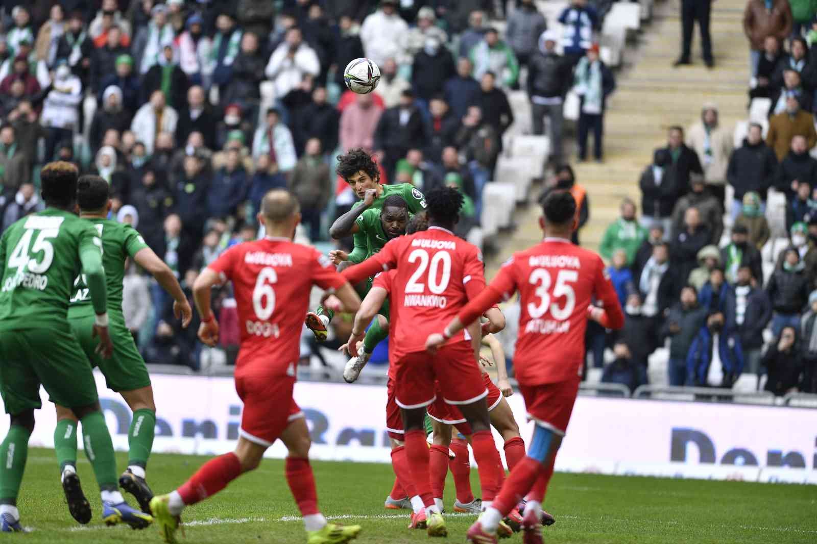 Bursaspor, 2-1 kazandığı Balıkesirspor maçı sonrası Profesyonel Futbol Disiplin Kurulu’na (PFDK) sevk edildi. Türkiye Futbol Federasyonu’ndan ...