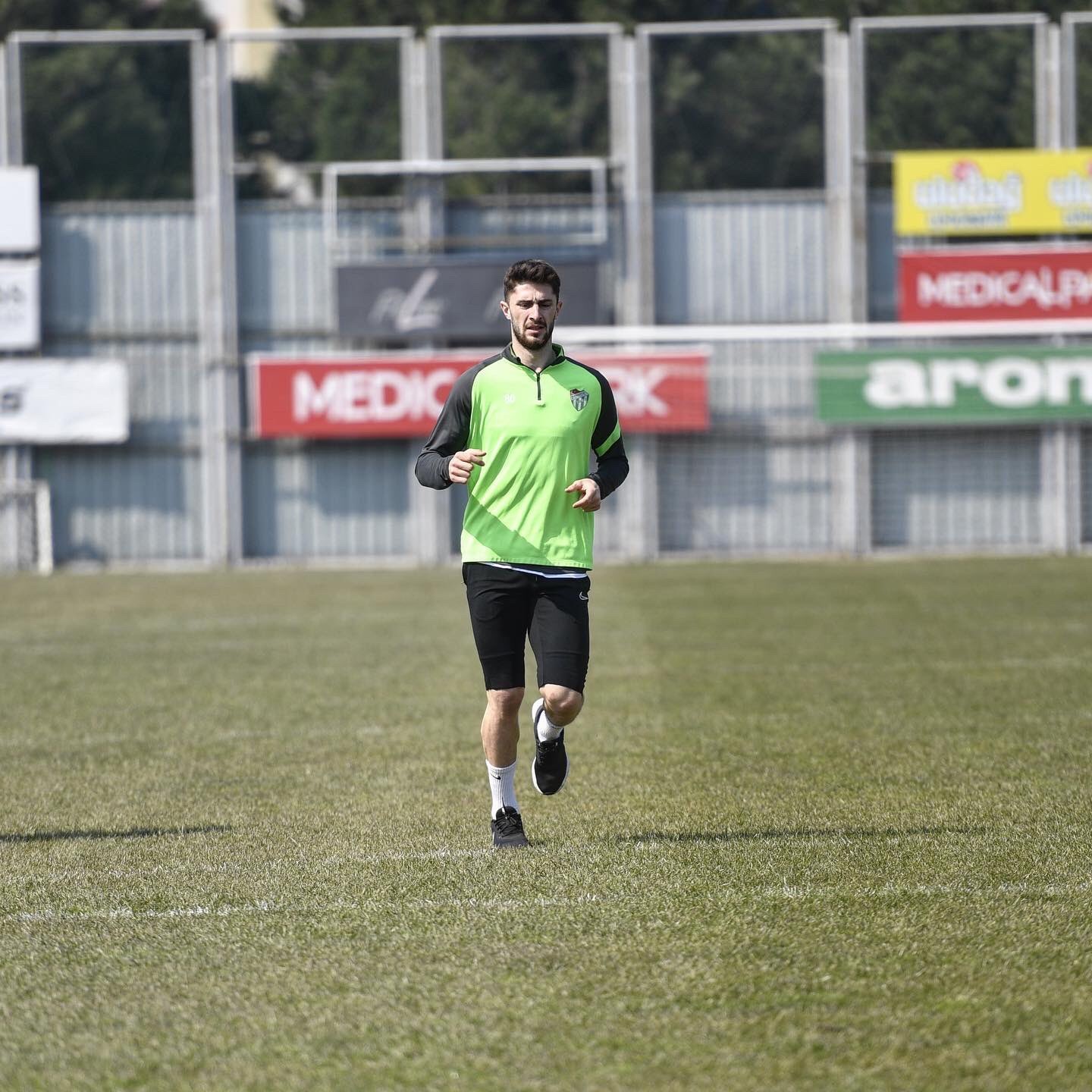 Bursaspor, Spor Toto 1. Lig’in 30. haftasında oynayacağı Ankara Keçiörengücü maçı hazırlıklarına bugün yaptığı antrenmanla devam etti. Özlüce ...