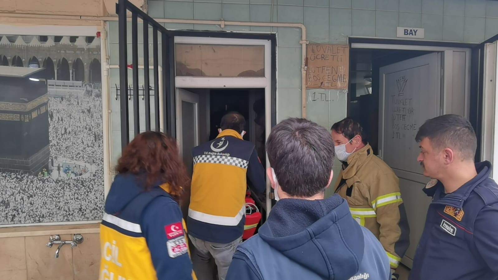 Bursa’nın İnegöl ilçesinde bir camiinin tuvalet görevlisi, odasında ölü bulundu. Olay, Burhaniye Mahallesi Yeşilbursa Caddesi üzerinde bulunan ...