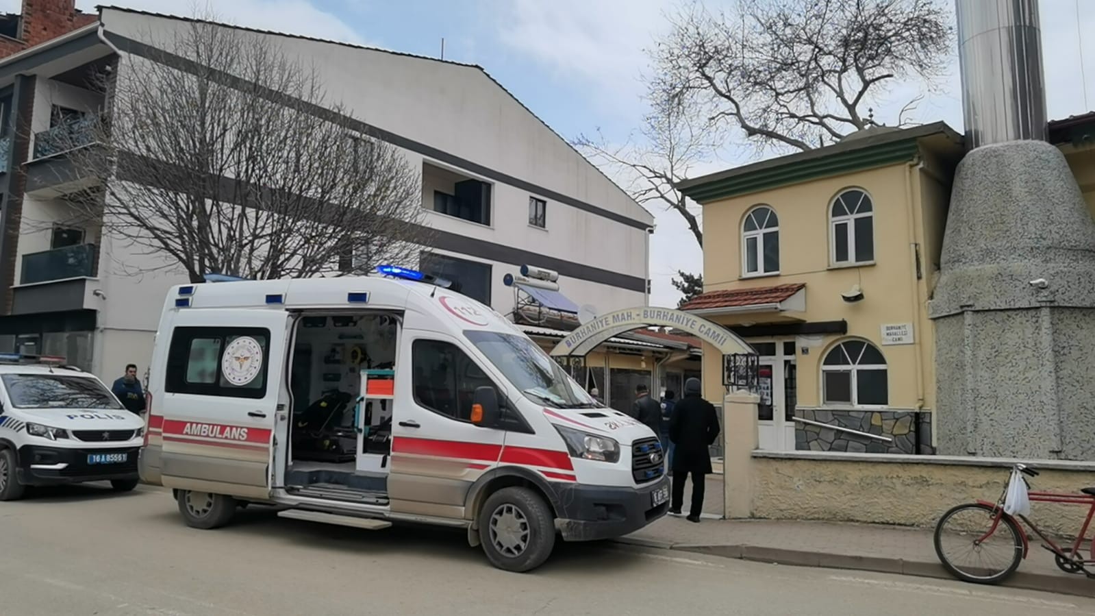 Bursa’nın İnegöl ilçesinde bir camiinin tuvalet görevlisi, odasında ölü bulundu. Olay, Burhaniye Mahallesi Yeşilbursa Caddesi üzerinde bulunan ...