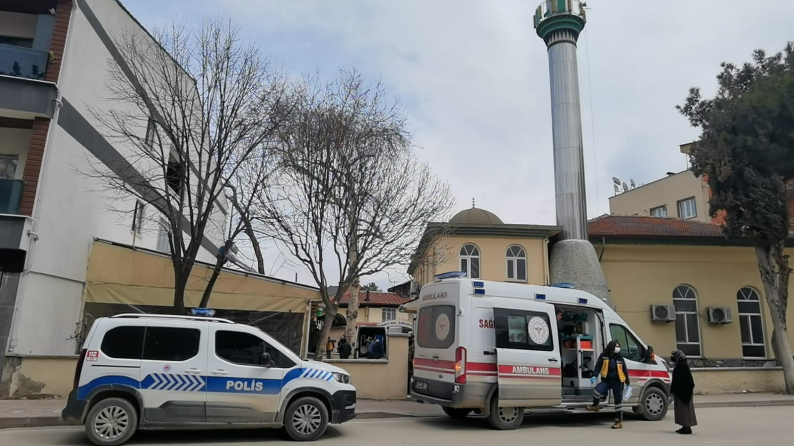 Bursa’nın İnegöl ilçesinde bir camiinin tuvalet görevlisi, odasında ölü bulundu. Olay, Burhaniye Mahallesi Yeşilbursa Caddesi üzerinde bulunan ...