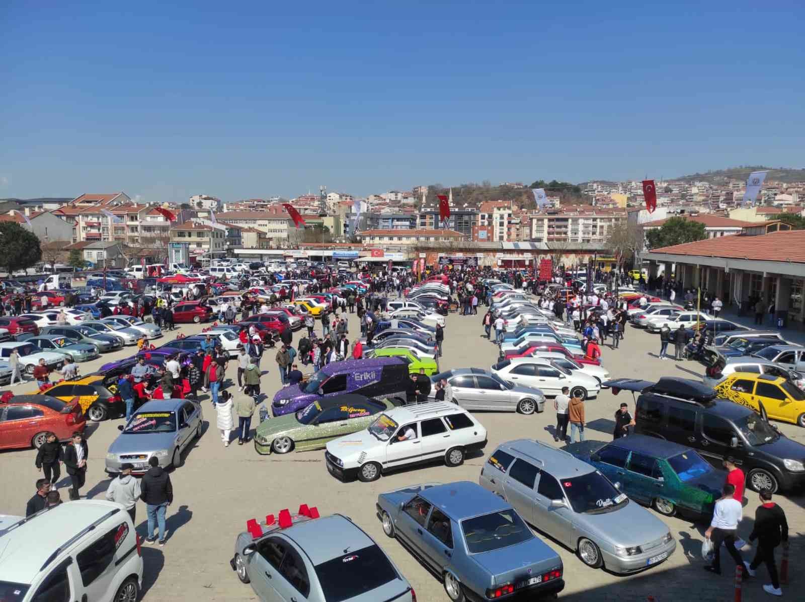 Çanakkale’nin Çan ilçesinde 1. Fest Modifiye Fuarı gerçekleştirildi. Çan Belediyesi otogarında Troia Car Club ve Çan Car Club işbirliği ile 1 ...