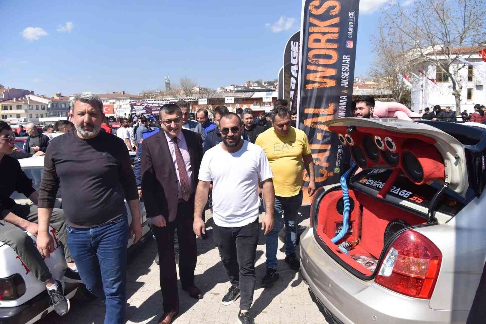 Çanakkale’nin Çan ilçesinde 1. Fest Modifiye Fuarı gerçekleştirildi. Çan Belediyesi otogarında Troia Car Club ve Çan Car Club işbirliği ile 1 ...