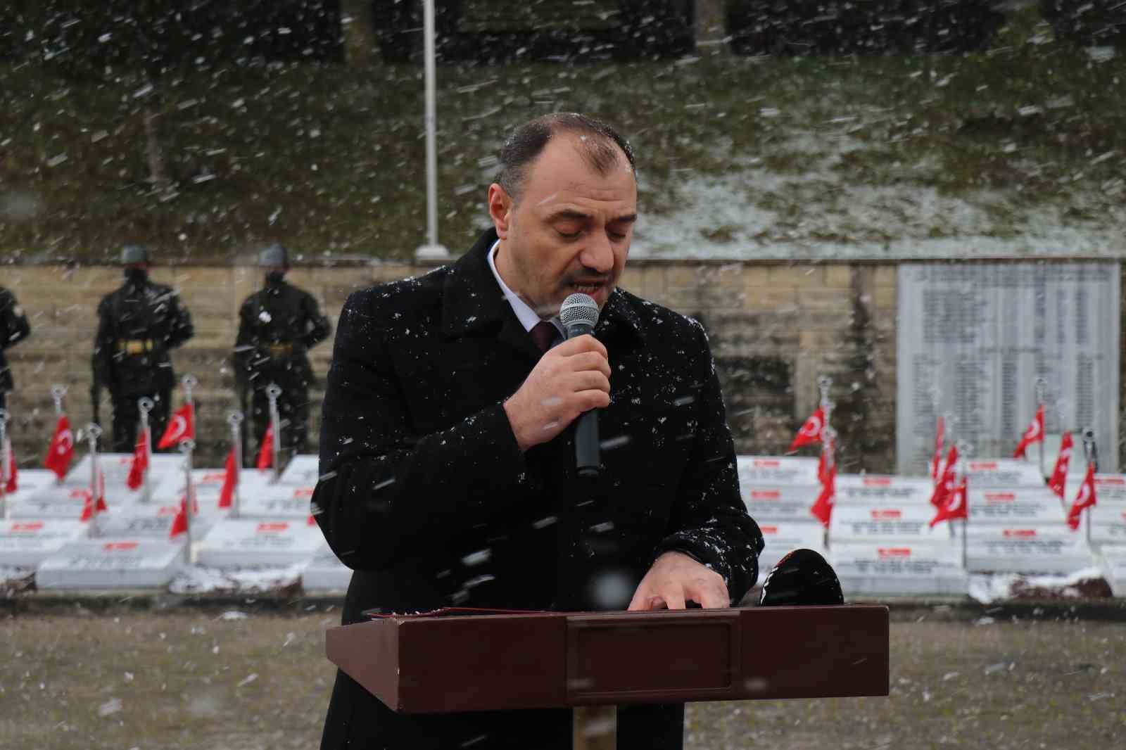 18 Mart Şehitleri Anma Günü ve Çanakkale Deniz Zaferi’nin 107. yıl dönümü dolayısıyla Sakarya’da anma programı düzenlendi. Serdivan ilçesinde ...