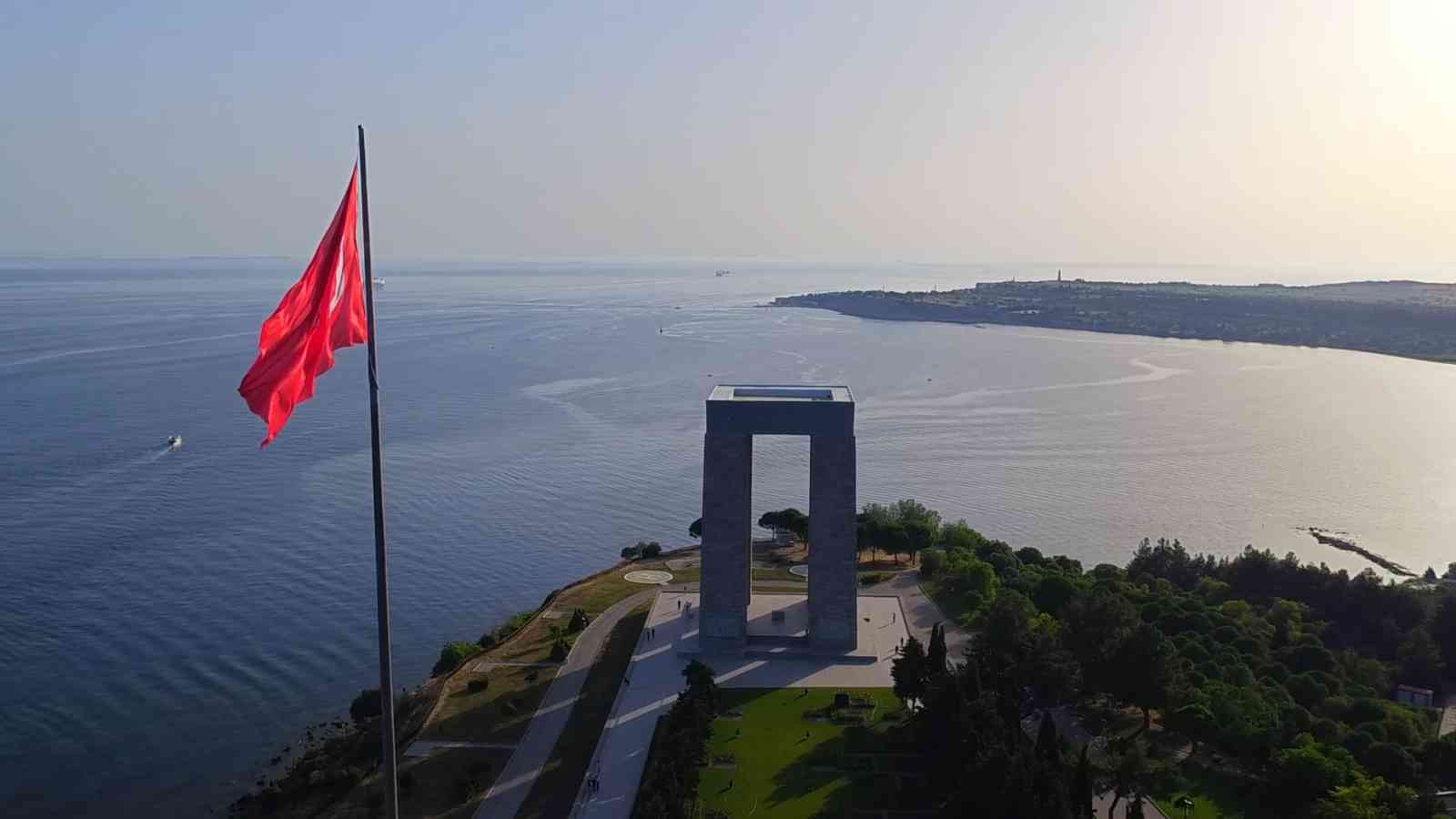 18 Mart Şehitleri Anma Günü ve Çanakkale Deniz Zaferi’nin 107’nci yıl dönümü kapsamında, Tarihi Gelibolu Yarımadası’ndaki Şehitler Abidesi’nde ...