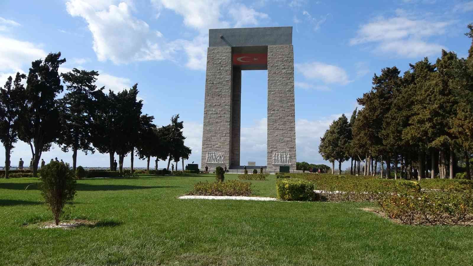 18 Mart Şehitleri Anma Günü ve Çanakkale Deniz Zaferi’nin 107’nci yıl dönümü kapsamında, Tarihi Gelibolu Yarımadası’ndaki Şehitler Abidesi’nde ...