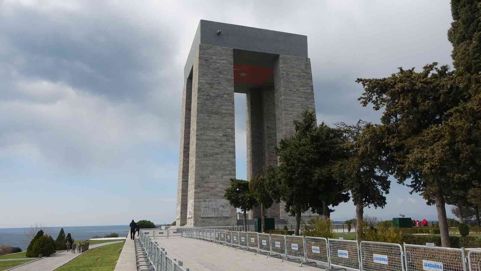 18 Mart Şehitleri Anma Günü ve Çanakkale Deniz Zaferi’nin 107’nci yıl dönümü kapsamında, Tarihi Gelibolu Yarımadası’ndaki Şehitler Abidesi’nde ...