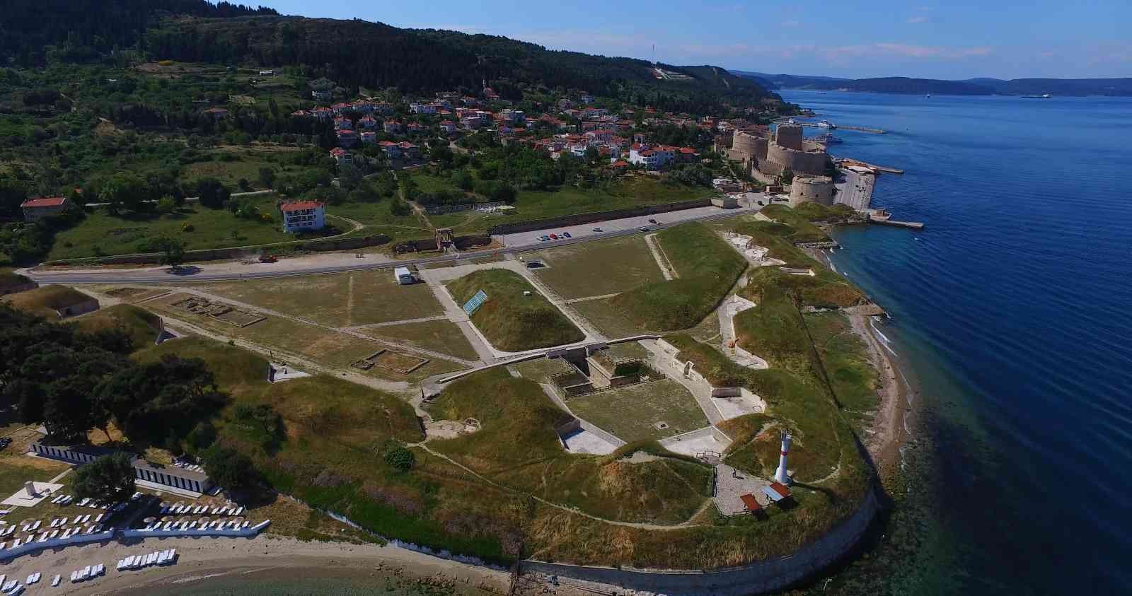 Çanakkale Savaşları sırasında 4. Ağır Topçu Alayı’nın karargah merkezi olan Namazgah Tabyalarının sur duvarlarının restorasyon çalışmaları ...