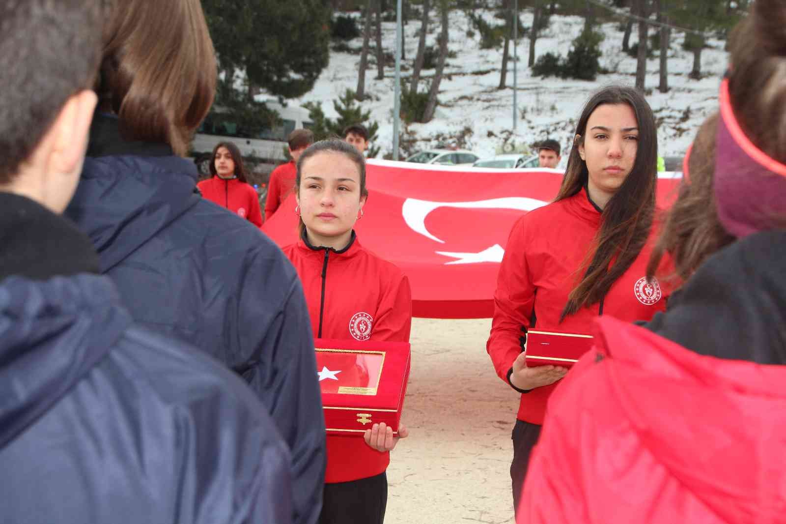 Çanakkale Deniz Zaferi‘nin 107’inci yıldönümü dolayısıyla Cumhurbaşkanı Recep Tayyip Erdoğan’a teslim edilmek üzere önceki gün Gelibolu ...