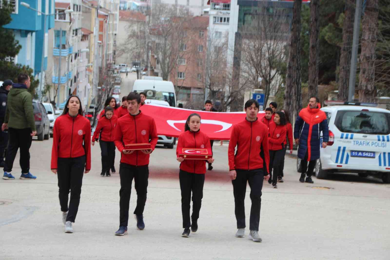 Çanakkale Deniz Zaferi‘nin 107’inci yıldönümü dolayısıyla Cumhurbaşkanı Recep Tayyip Erdoğan’a teslim edilmek üzere önceki gün Gelibolu ...