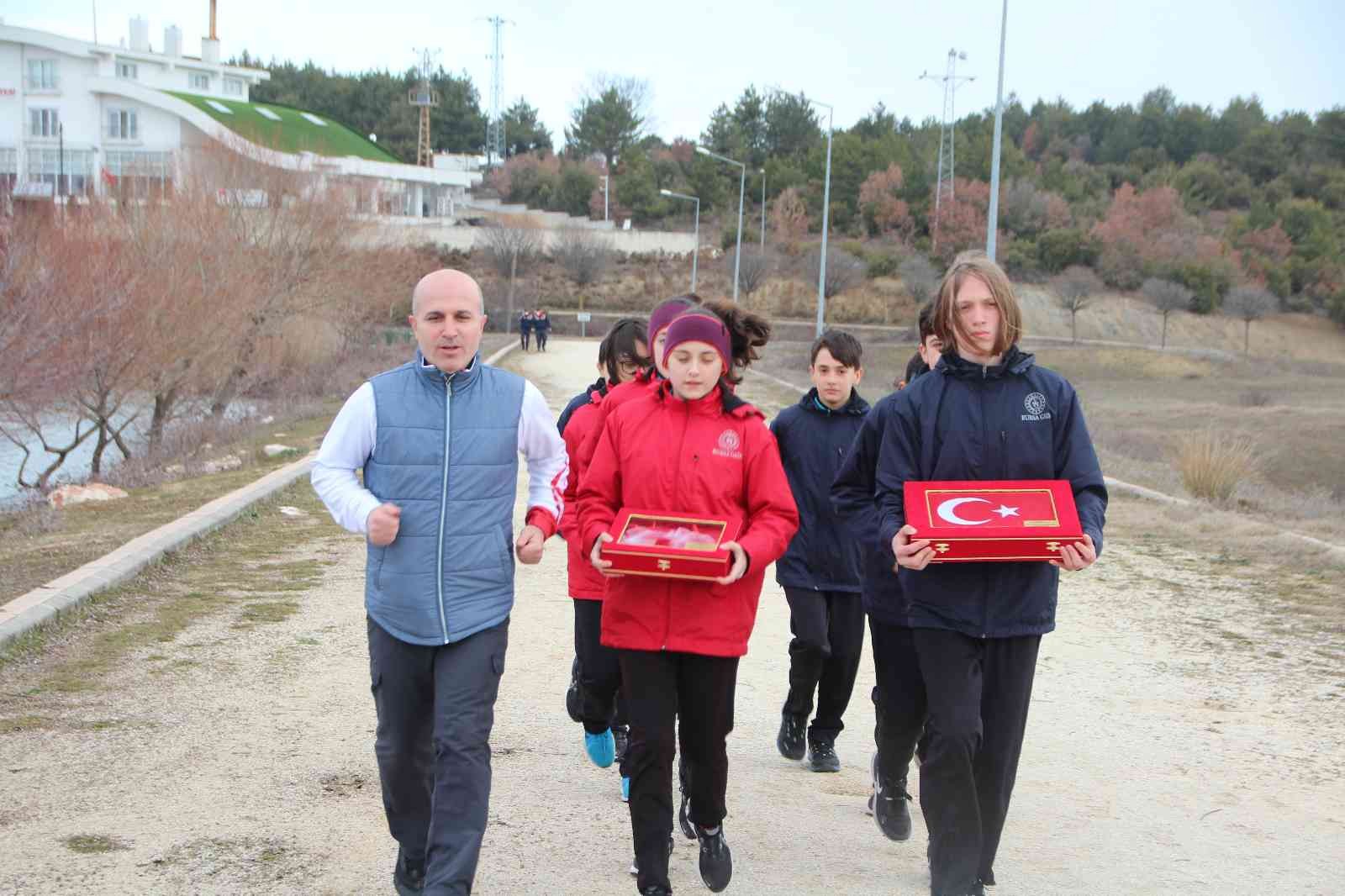 Çanakkale Deniz Zaferi‘nin 107’inci yıldönümü dolayısıyla Cumhurbaşkanı Recep Tayyip Erdoğan’a teslim edilmek üzere önceki gün Gelibolu ...