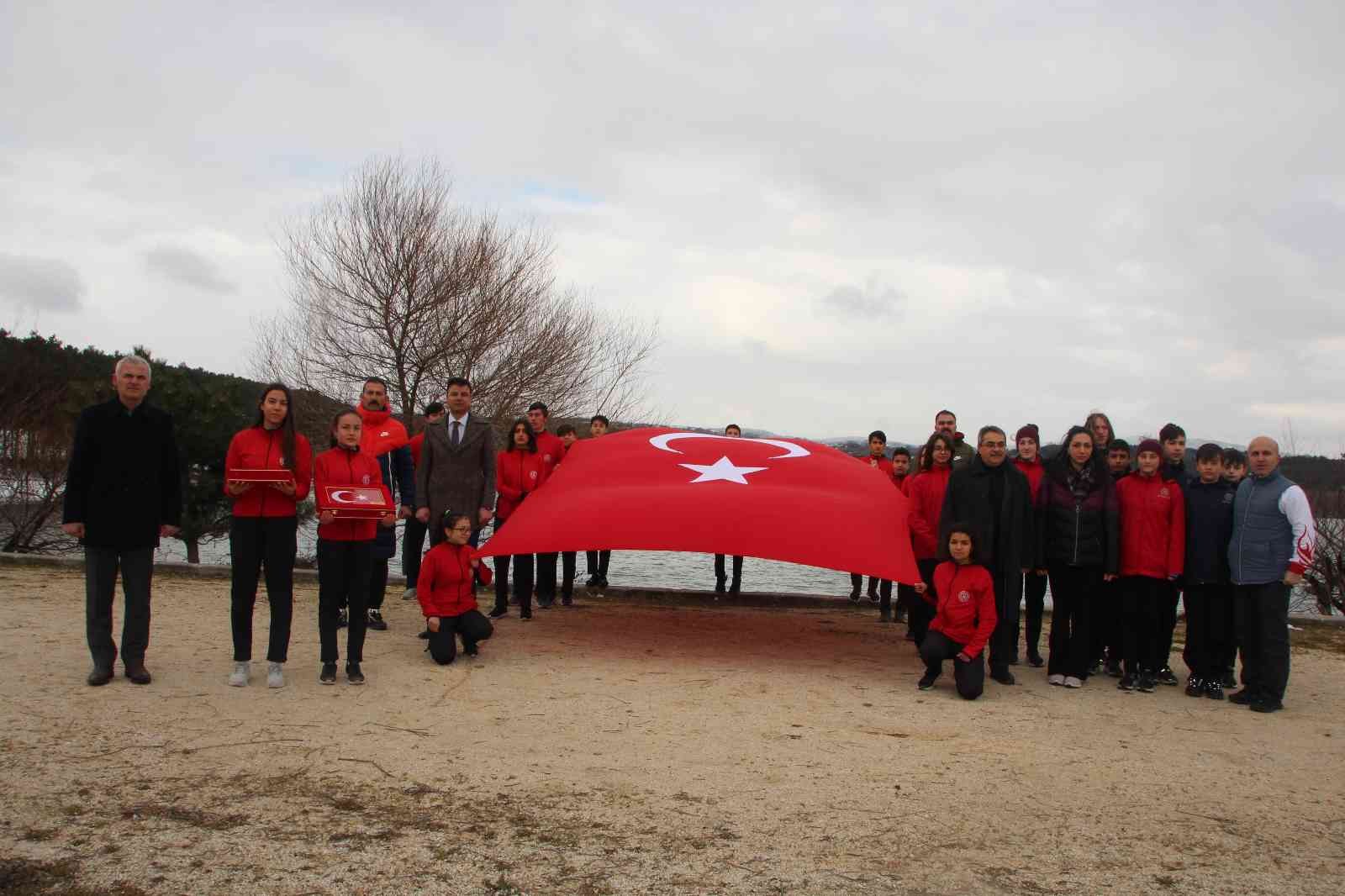 Çanakkale Deniz Zaferi‘nin 107’inci yıldönümü dolayısıyla Cumhurbaşkanı Recep Tayyip Erdoğan’a teslim edilmek üzere önceki gün Gelibolu ...