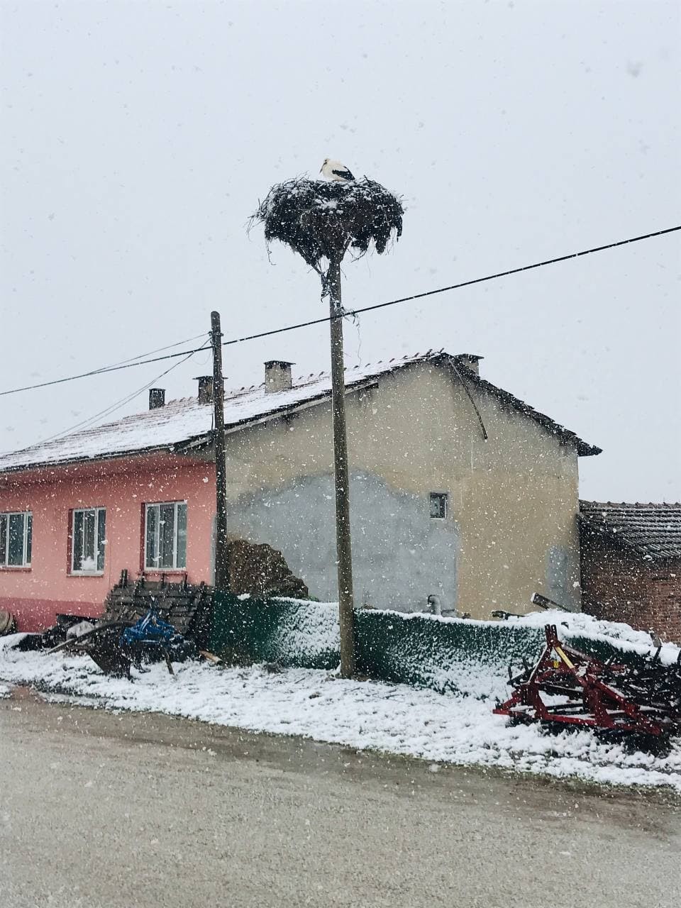 Çanakkale’nin yüksek kesimlerinde sabah saatlerinde başlayan kar yağışı etkisini sürdürüyor. Çanakkale’nin Çan ve Yenice ilçeleri, sabah yağan ...