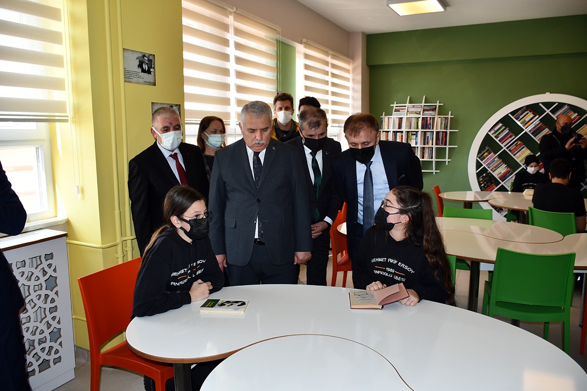 Çorlu’da eğitim-öğretim veren kurumlar arasında yer alan Mehmet Akif Ersoy Anadolu Lisesi’nde kurulan kütüphanenin açılışı yapıldı. Tekirdağ ...