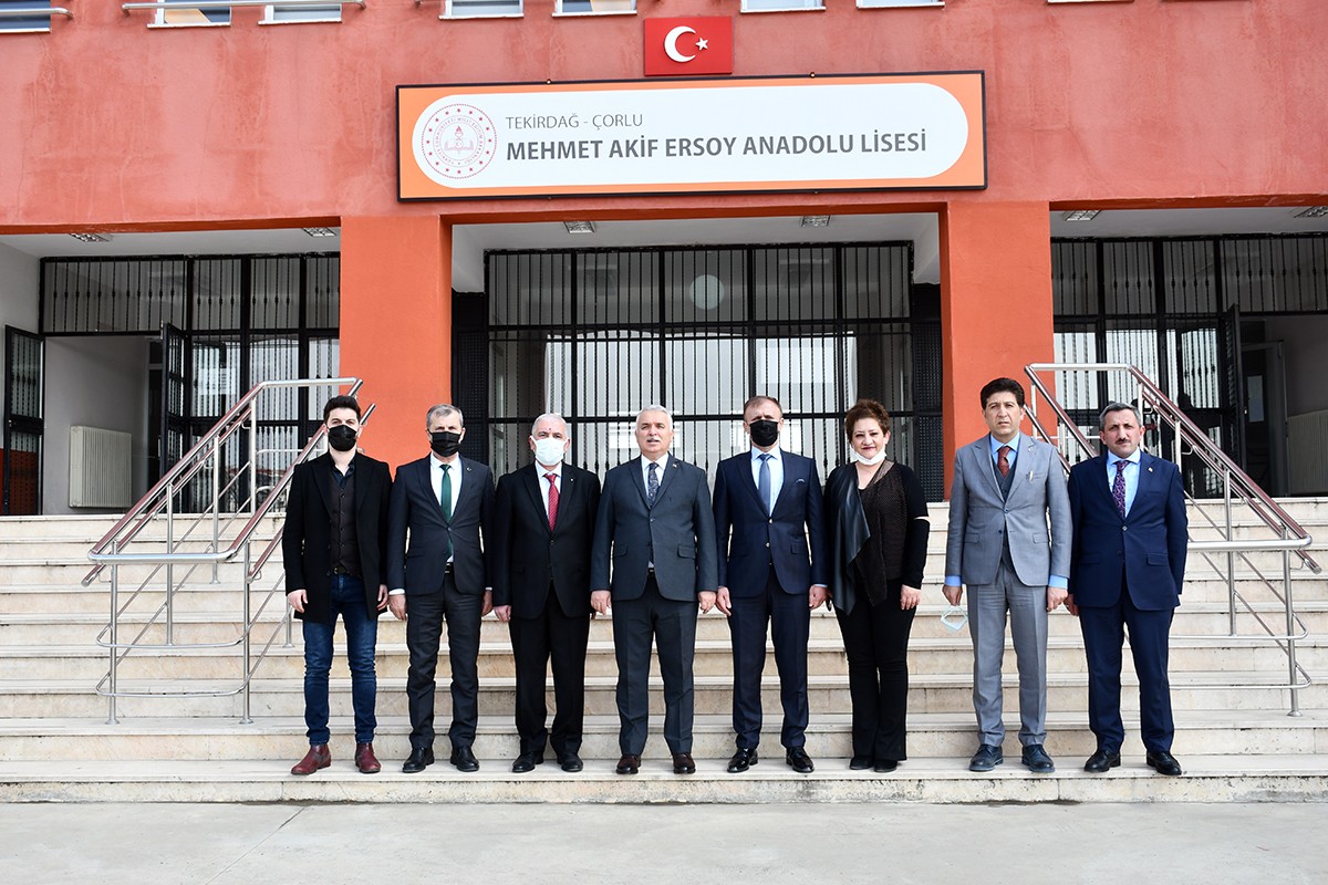 Çorlu’da eğitim-öğretim veren kurumlar arasında yer alan Mehmet Akif Ersoy Anadolu Lisesi’nde kurulan kütüphanenin açılışı yapıldı. Tekirdağ ...