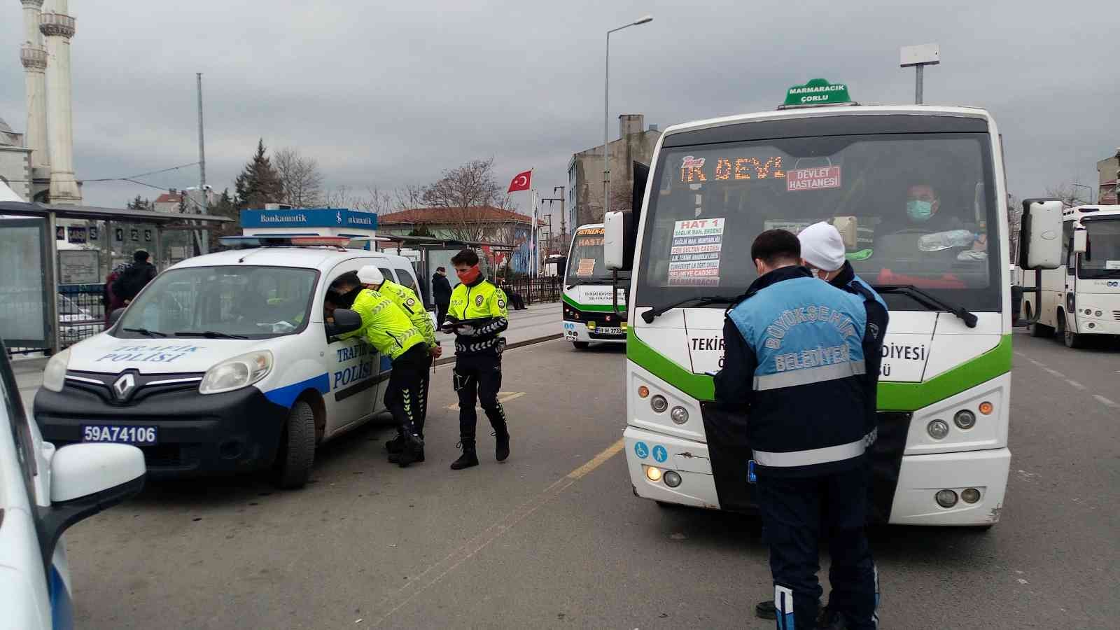 Tekirdağ’ın Çorlu ilçesinde polis ve büyük şehir zabıtası tarafından şehir içi yolcu taşımacılığı yapan minibüsler ile M plakalı minibüsler ...