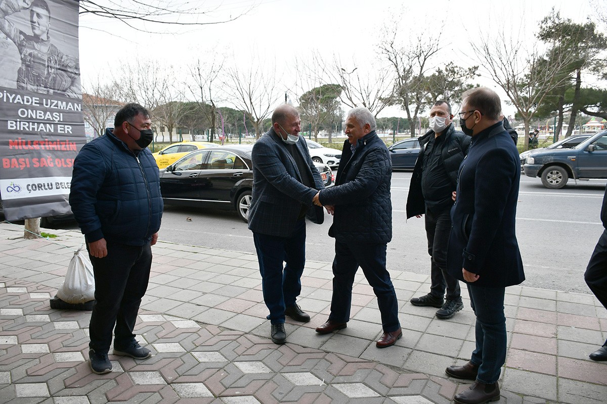 Suriye’nin İdlib kentinde rejim unsurlarının hava saldırısı sonucu şehit olan Piyade Uzman Onbaşı Birhan Er için mevlit programı düzenlendi ...