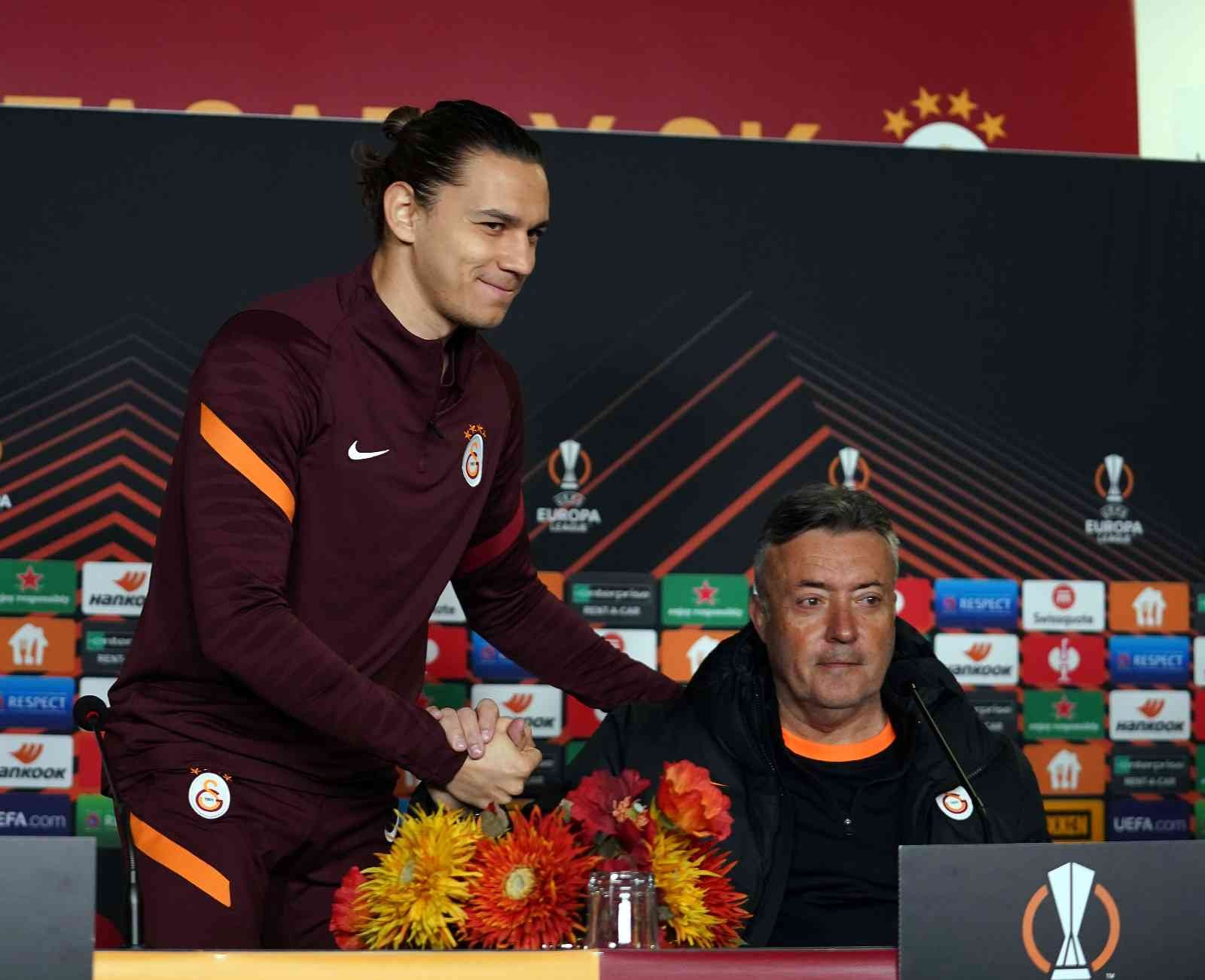 Galatasaray Teknik Direktörü Domenec Torrent, Barcelona maçı için, "Takımla birlikte hareket etmemiz çok önemli. Bireysel oynamaya kalkarsak ...