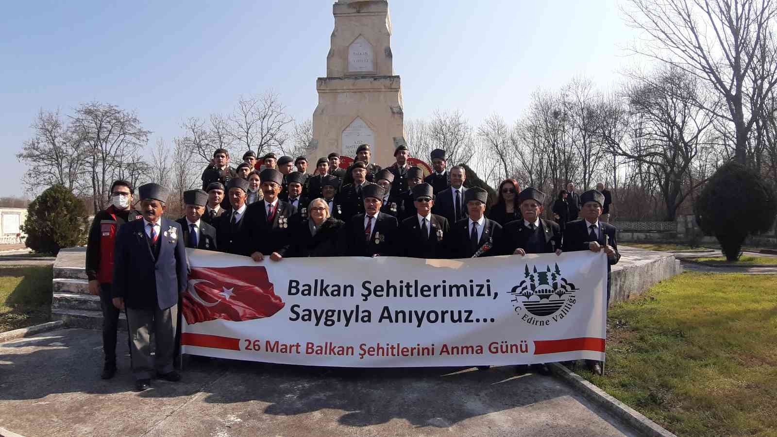 Edirne’de ’26 Mart Balkan Şehitleri’ni Anma Günü’ dolayısıyla tören düzenlendi. Anma Günü dolayısıyla Kanuni Köprüsü’nden Sarayiçi’nde bulunan ...