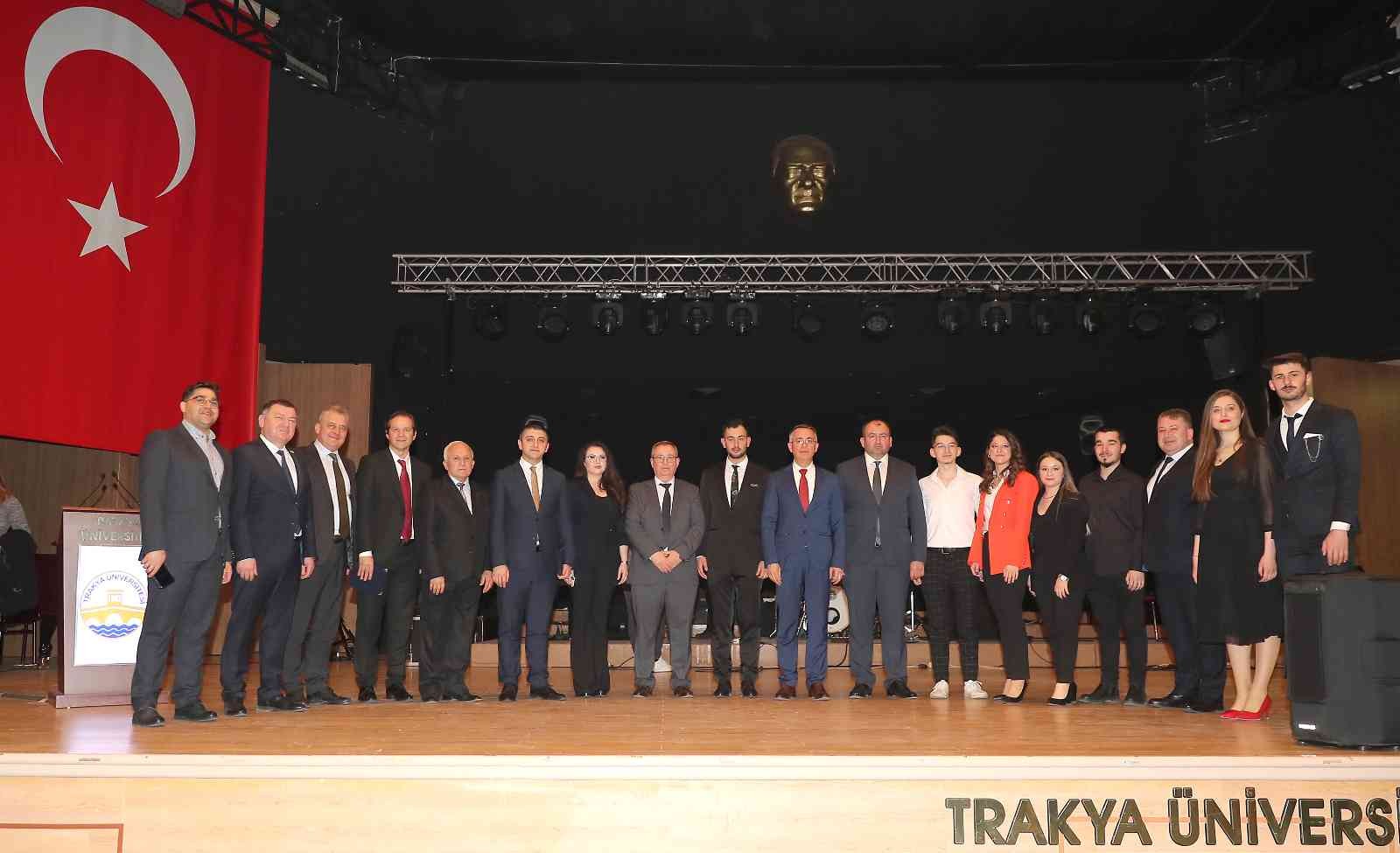 Trakya Üniversitesi (TÜ) ve Bulgaristan Türkleri Öğrenci topluluğu organizasyonu, Edirne Valiliği ile Kırcaali Belediyesi destekleriyle ...