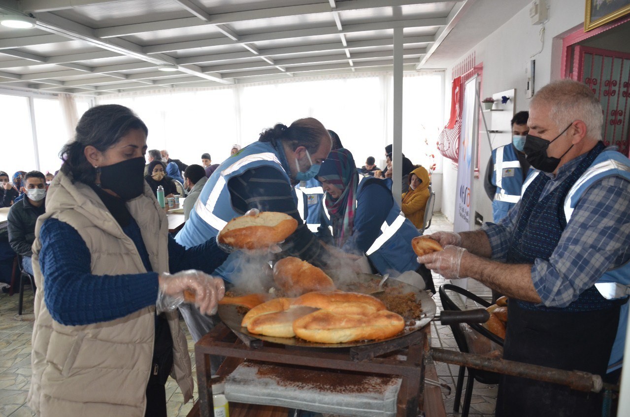 Kocaeli’nin Dilovası ilçesinde yaşayan engelli bireylerin aileleri, çocukları için bir araya gelerek, okul yapılması için çalışma başlatmıştı ...