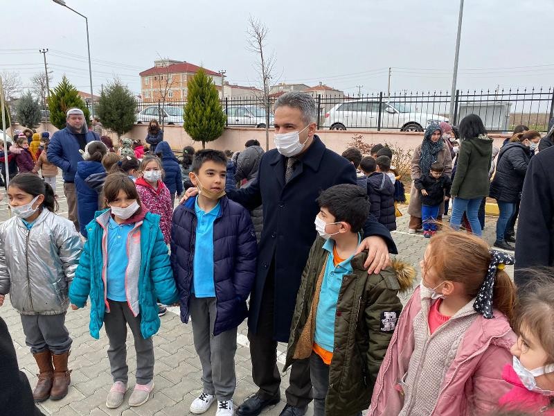 Tekirdağ’ın Ergene ilçesinde ’Deprem Anı ve Tahliye Tatbikatı’ yapıldı. 2022 Tatbikat Yılı ve Deprem Haftası kapsamında Türkiye’de 81 ilde eş ...