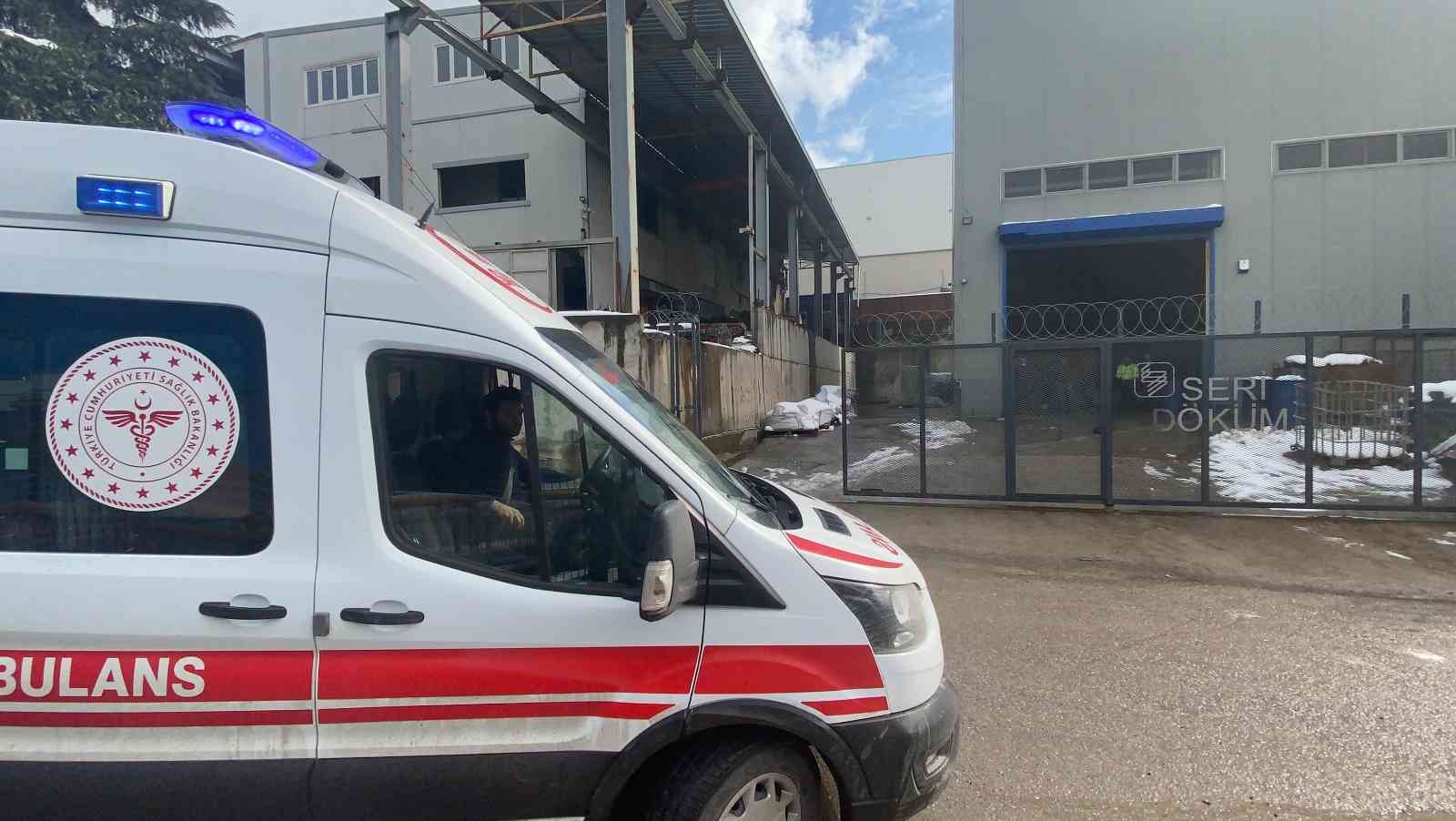 Kocaeli’nin Çayırova ilçesinde bir fabrikanın içindeki döküm makinesinin patlaması neticesinde 3 kişi yaralandı. Yangın, Kocaeli’nin Çayırova ...