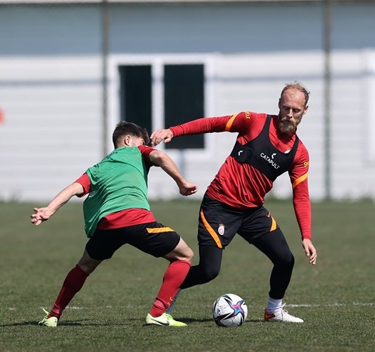 Galatasaray, Süper Lig’in 31. haftasında Fatih Karagümrük’ü konuk edeceği maçın hazırlıklarını Florya Metin Oktay Tesisleri’nde sürdürdü. Spor ...