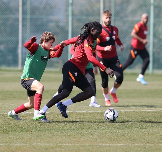 Galatasaray, Süper Lig’in 31. haftasında Fatih Karagümrük’ü konuk edeceği maçın hazırlıklarını Florya Metin Oktay Tesisleri’nde sürdürdü. Spor ...