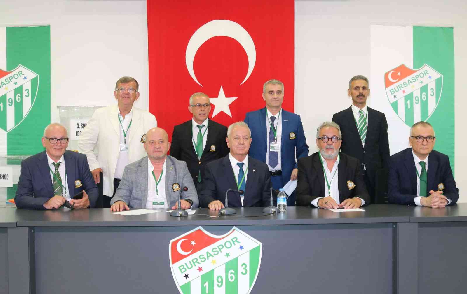 Yarın toplanacak divan kurulu öncesi konuşan Bursaspor Divan Kurulu Başkanı Galip Sakder, “Kulübümüzün bugün içinde bulunduğu durum itibariyle ...