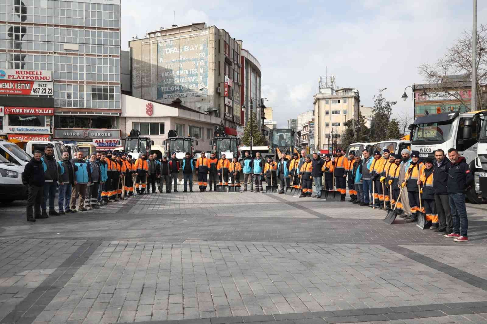 Gaziosmanpaşa Belediyesi, İstanbul’da beklenen kar yağışının hayatı olumsuz etkilememesi adına hazırlıklarını tamamladı. Belediyenin karla ...