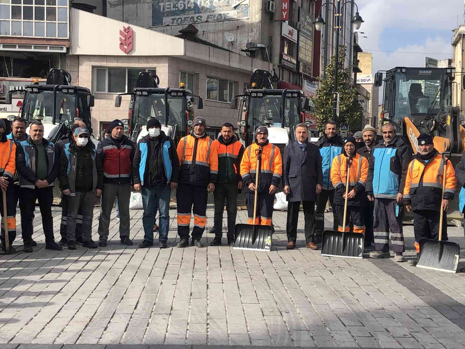 Gaziosmanpaşa Belediyesi, İstanbul’da beklenen kar yağışının hayatı olumsuz etkilememesi adına hazırlıklarını tamamladı. Belediyenin karla ...