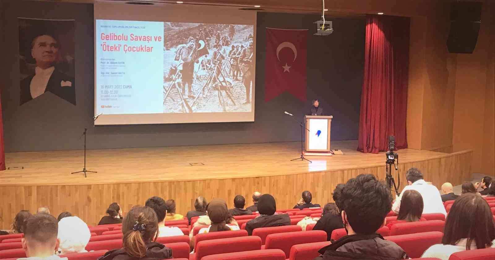 Atlas Üniversitesi’nde düzenlenen 18 Mart Şehitleri Anma Günü ve Çanakkale Zaferi etkinliğinde konuşan Prof. Dr. Gülşen Sayın, askerlerin öznel ...