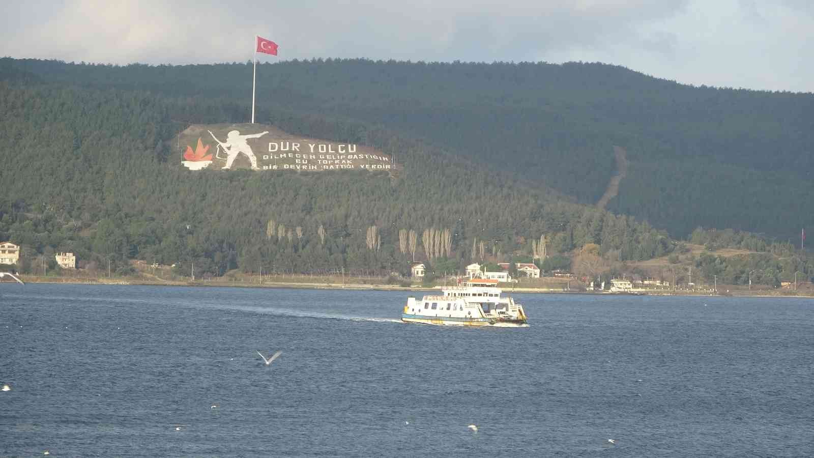 Çanakkale’de, Bozcaada ve Gökçeada’ya bugün yapılması planlanan tüm feribot seferleri olumsuz hava şartları nedeniyle iptal edildi. Çanakkale ...