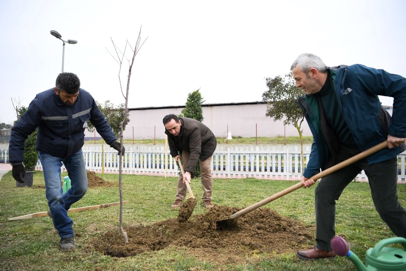 Kocaeli’nin Kartepe ilçesinde geçen yıl başlatılan, “Her Yıl 1100 Fidan” projesi devam ediyor. Bu yıl için 550 kiraz ve vişne fidan ekimine ...