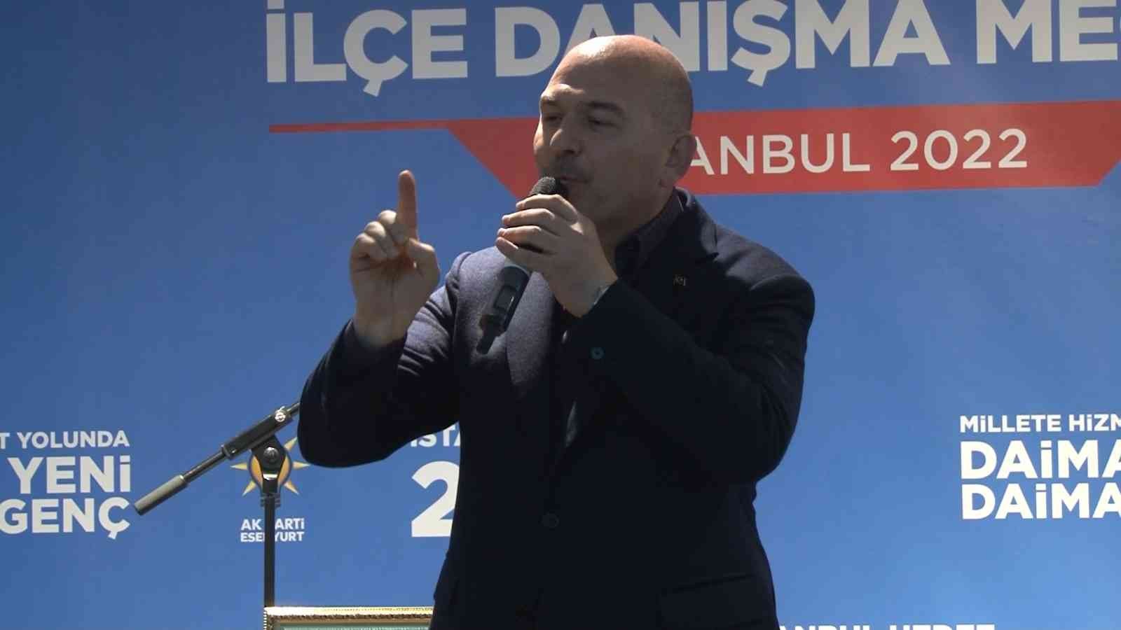 İçişleri Bakanı Süleyman Soylu, AK Parti Esenyurt İlçe Başkanlığı’nda düzenlenen İlçe Danışma Meclisi programına katıldı. Gündeme dair ...