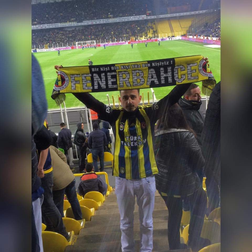 Kocaeli’de evinde ailesiyle beraber Fenerbahçe-Trabzonspor maçını izleyen Fenerbahçe taraftarı Ahmet Özdemir, hakemin İrfan Can Kahveci’ye ...