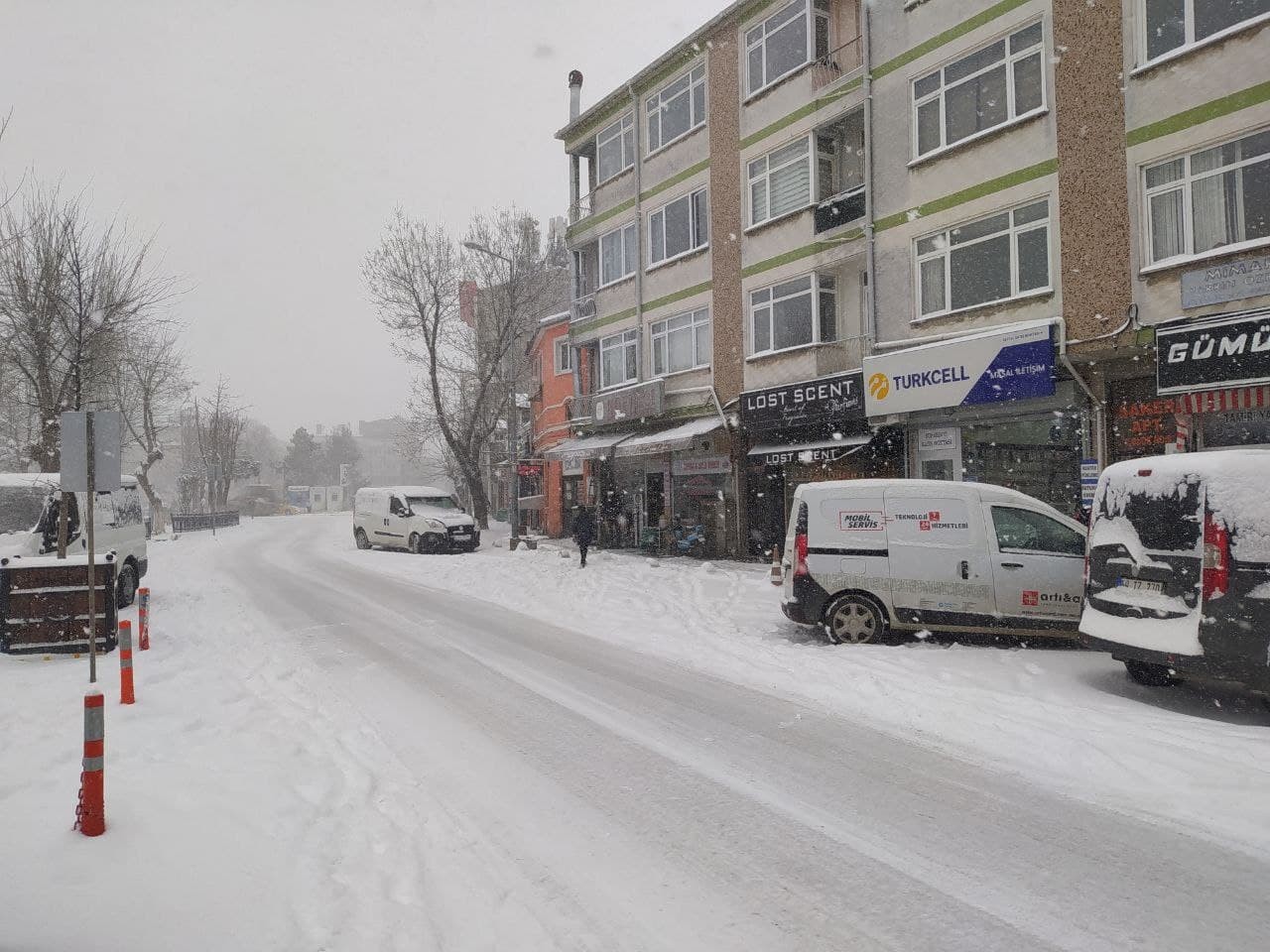 Günlerdir İstanbul için yapılan kar fırtınası uyarısı, mega kentin yanı başındaki Tekirdağ’ın bazı ilçelerini beyaza kapladı. Günlerdir İstanbul ...