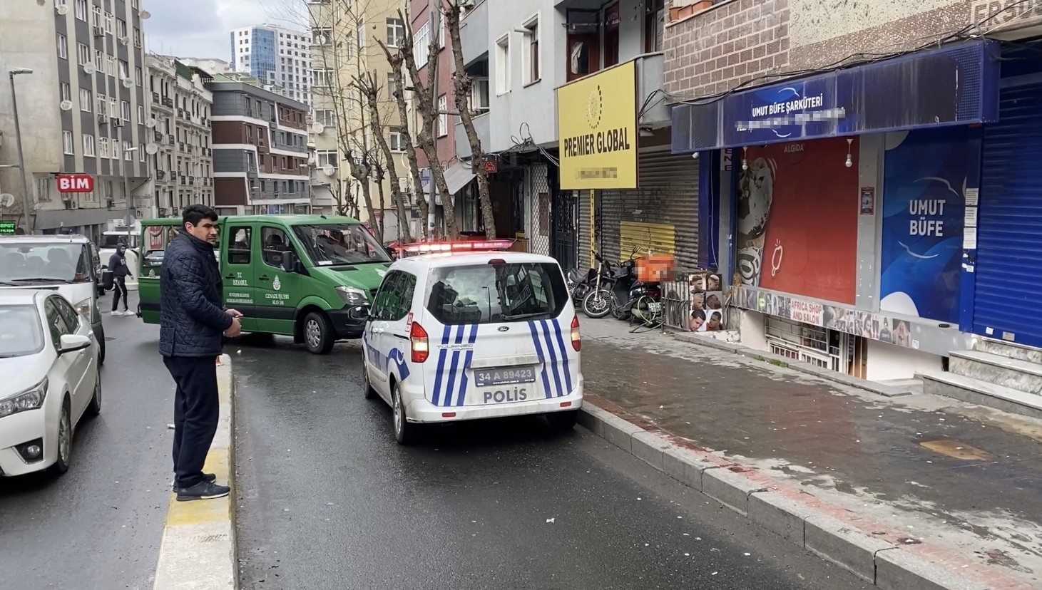 Şişli’de evde annesiyle birlikte yatakta uykuya dalan 4 aylık Kayra bebek iddiaya göre nefessiz kalarak hayatını kaybetti. Annenin ihbarıyla ...