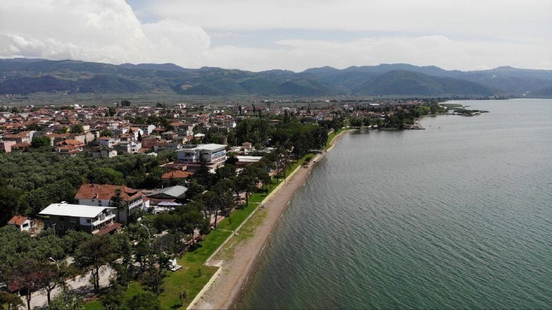 Bursa’nın İznik ilçesinde bulunan Türkiye’nin en büyük beşinci gölü olan İznik Gölü kar yağışlarından sonra dolmaya başladı. Tarihi bazilika ...