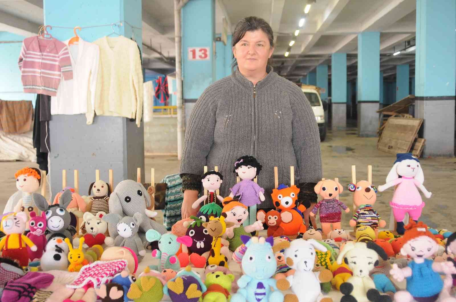 Yalova’da kadınlar Japon tığla oyuncak örme el sanatı amigurumi ile aile ekonomilerine katkı sağlıyor. Özelikle Uzak Doğu ülkelerinde geleneksek ...