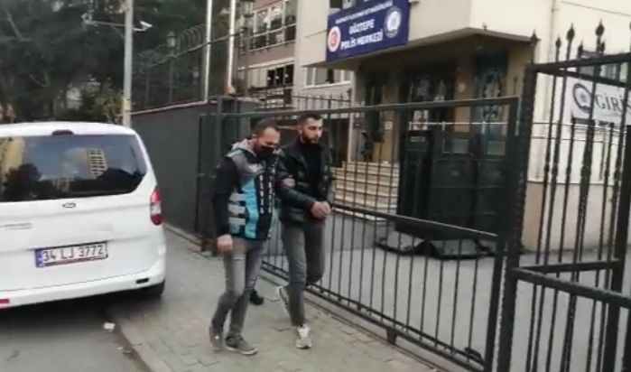 Kadıköy’de aracıyla seyir halindeyken makas atarak trafiği tehlikeye düşüren sürücü hakkında 6 bin 316 lira idari para cezası uygulandı. Trafik ...