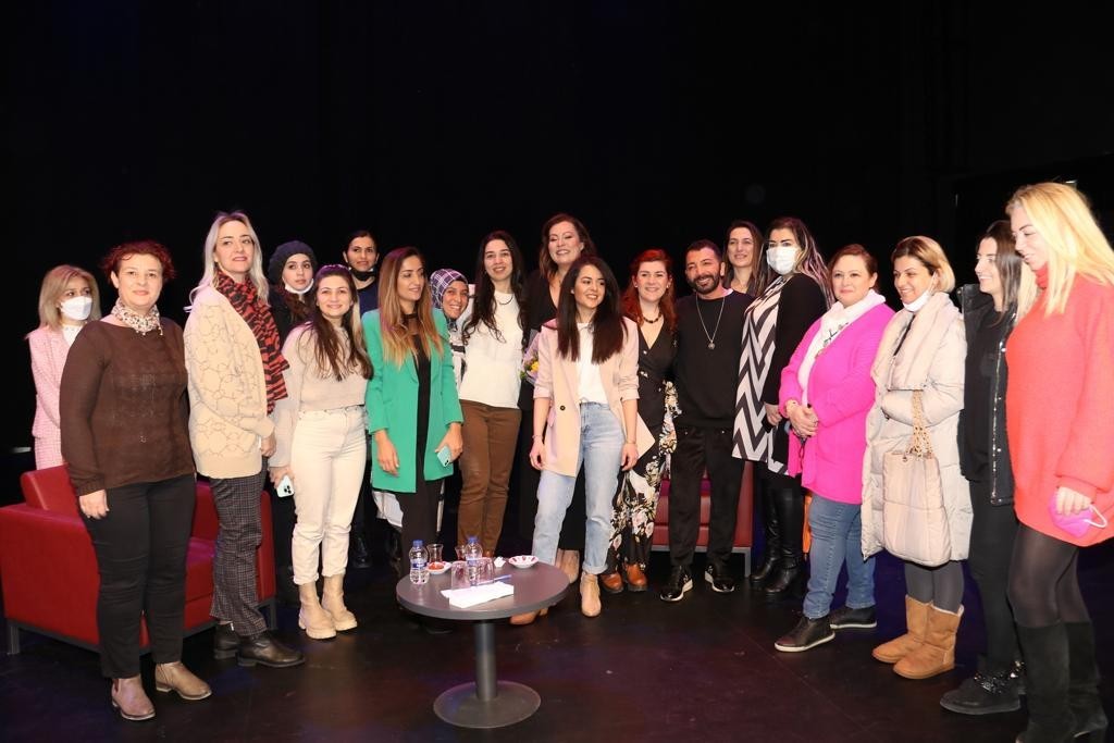 Ataşehir Belediyesi 8 Mart Dünya Emekçi Kadınlar Günü kapsamında, kadınların hayatlarına dokunmak, farkındalık kazanmalarını sağlamak, her daim ...