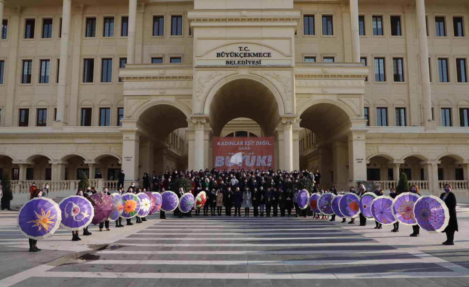 Büyükçekmeceli kadınlar 8 Mart Dünya Kadınlar Günü kapsamında sanat yoluyla anlamlı bir mesaj verdi. Son zamanlarda kadına yönelik şiddetin ...