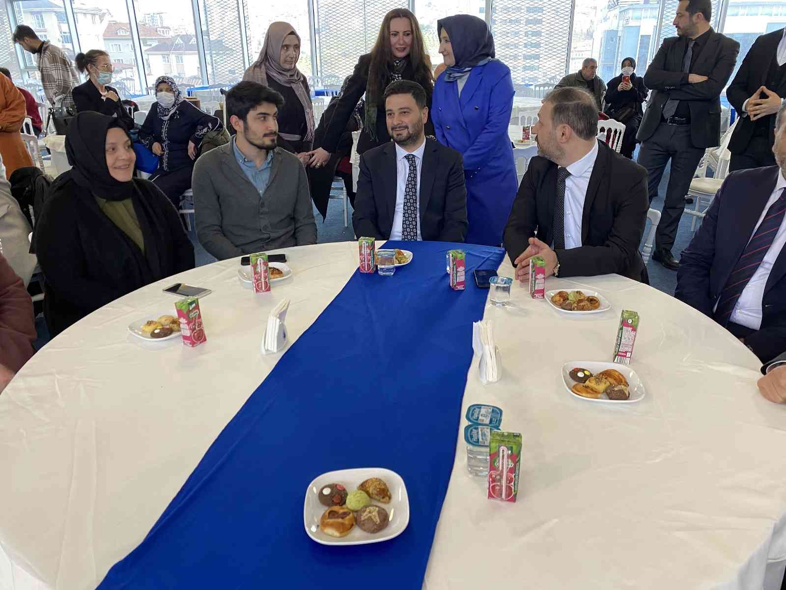 Dünya Down Sendromu Farkındalık Günü’nde, Kağıthane’nin özel çocukları düzenledikleri gösteriyle yeteneklerini sergiledi. Kâğıthane Belediyesi ...