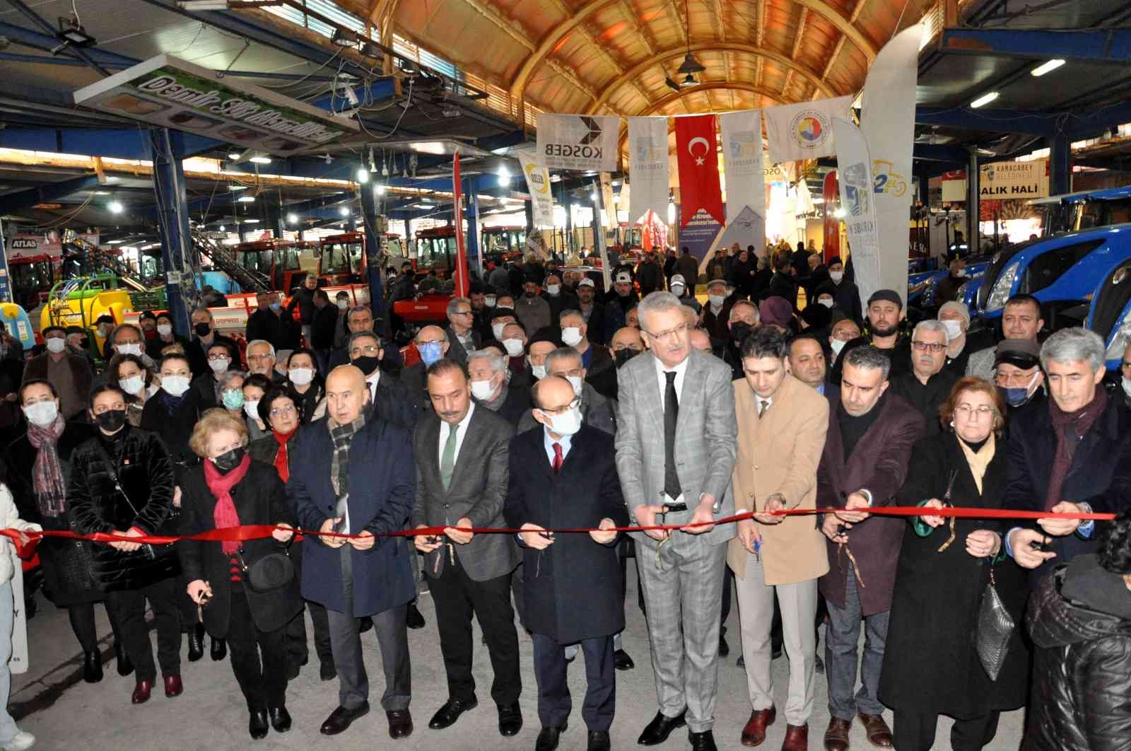 Bursa’nın Karacabey ilçesinde 10’uncusu düzenlenen "Gıda, Tarım ve Hayvancılık Fuarı" kapılarını halka açtı. Fuar, hafta sonuna dek gece saat 22 ...