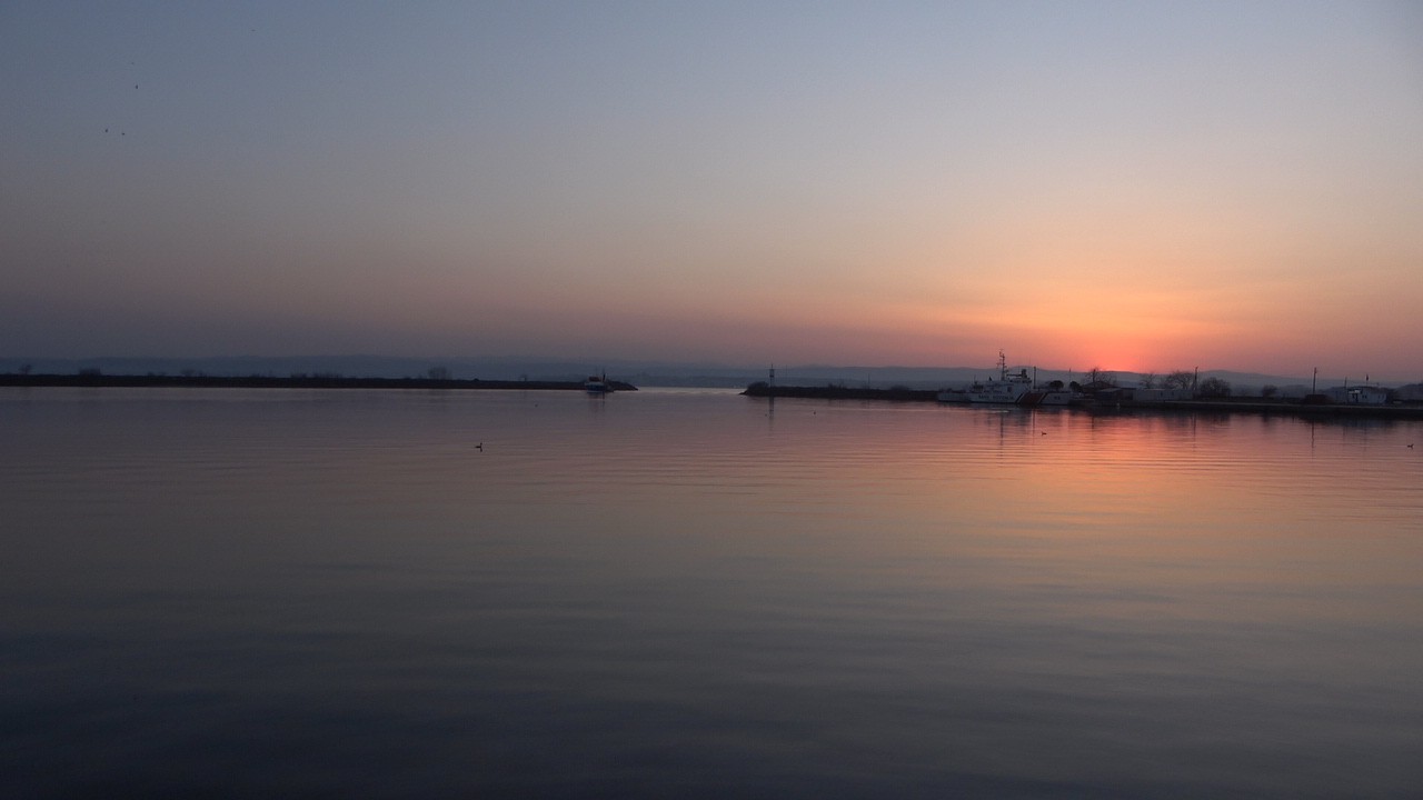 Karadeniz’e sahili bulunan Kırklareli’nin Demirköy ilçesine bağlı İğneada’da gün batımı, kartpostallık görüntüler oluşturdu. Kırklareli’nin ...