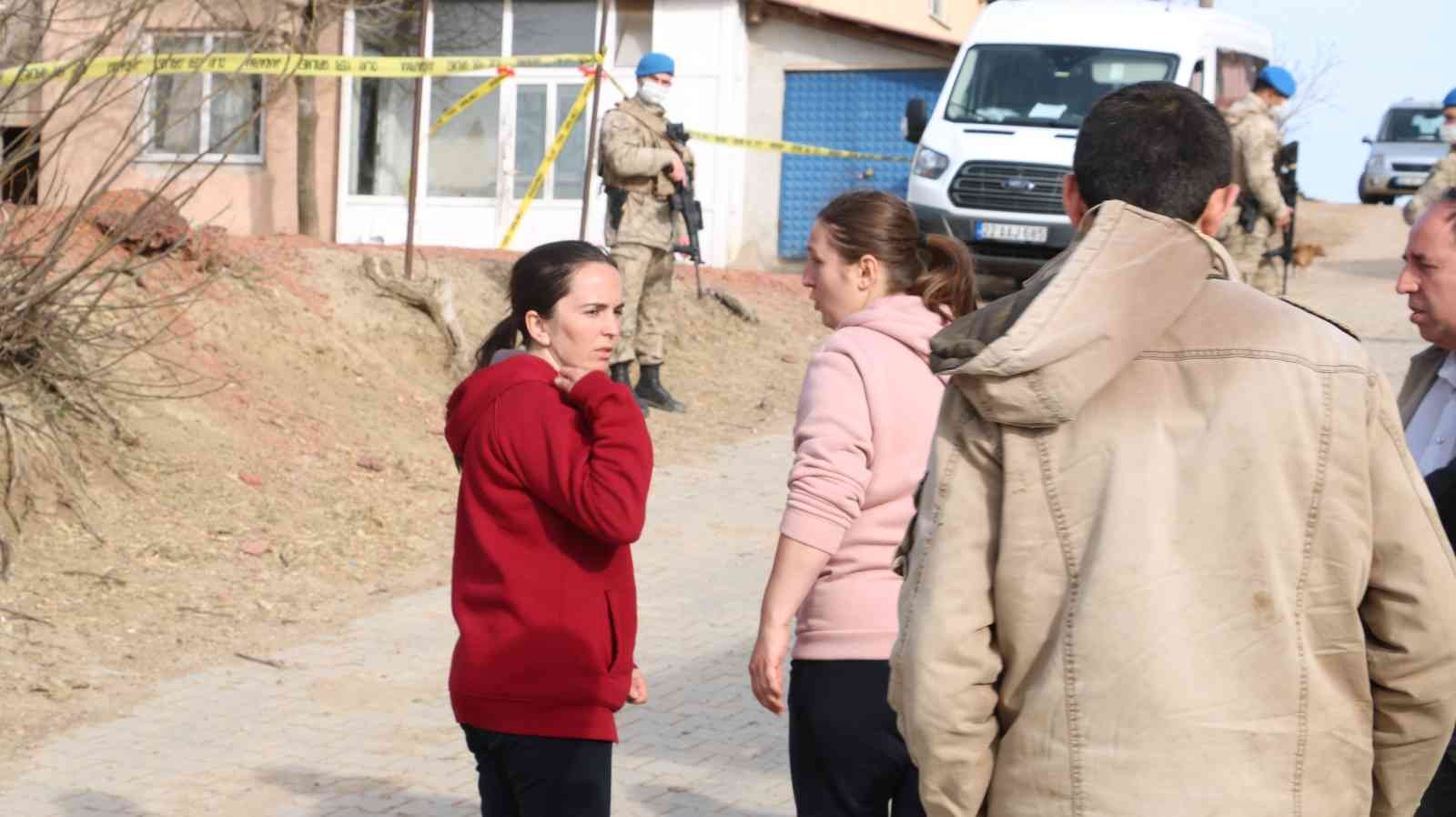 Edirne’nin Uzunköprü ilçesine bağlı Elmalı köyünde katledilen ailenin yakını konuştu. Evde ölü bulunan Mehmet Güner’in torunu Gizem Tunçer ...