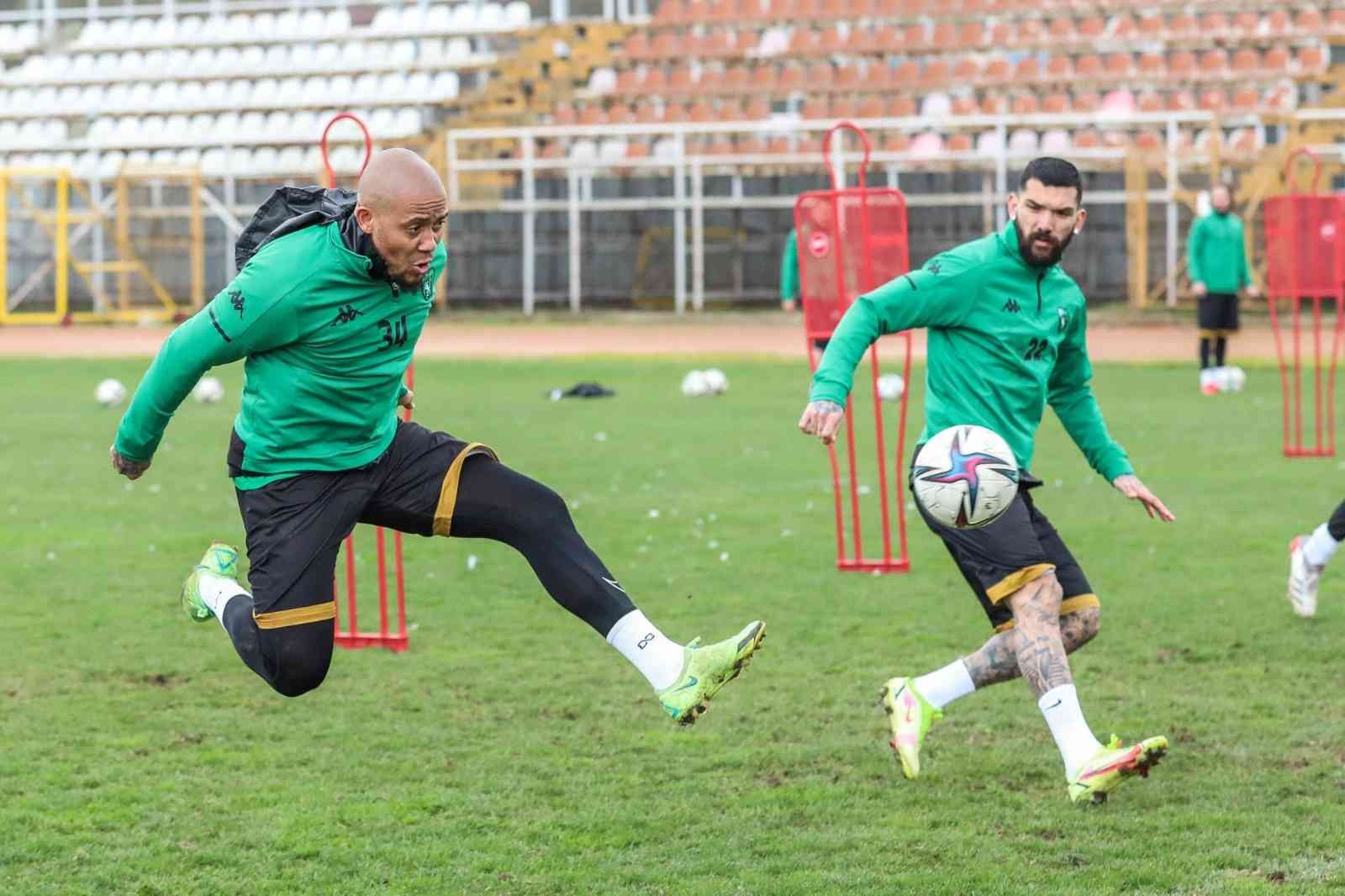 Son 2 maçından beraberlikle ayrılan Kocaelispor, kendi evinde Keçiörengücü’nü ağırlayacak. Sakat ya da cezalı oyuncusu bulunmayan Kocaelispor ...